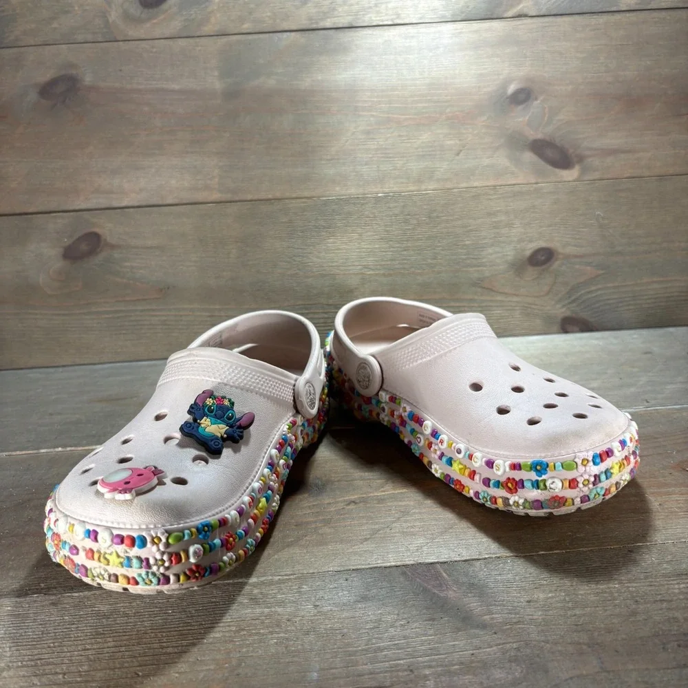 Crocs Classic Clog Girls size 3 shoes Pink Charms Decorated clogs